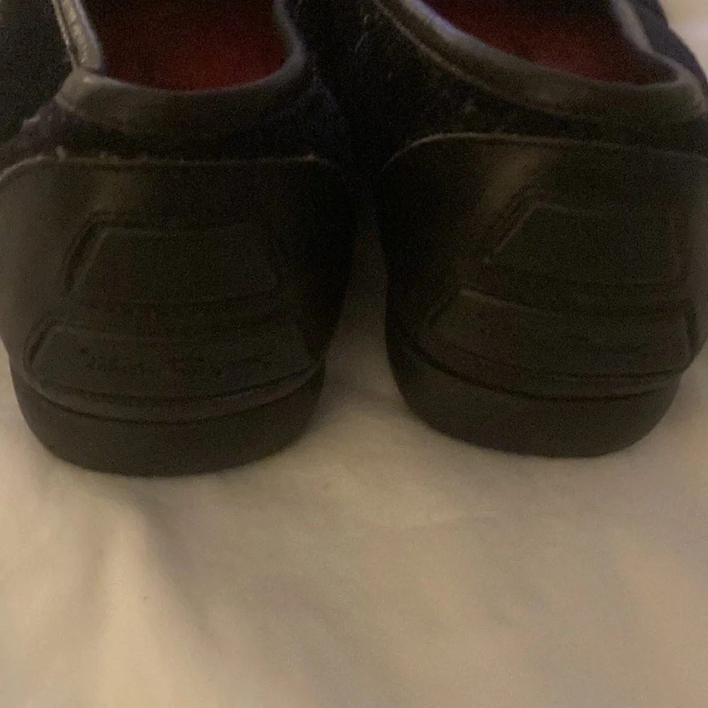 Salvatore Ferragamo Sports Black Suede flats size 7.5, heels 1 inch - Picture 2 of 4